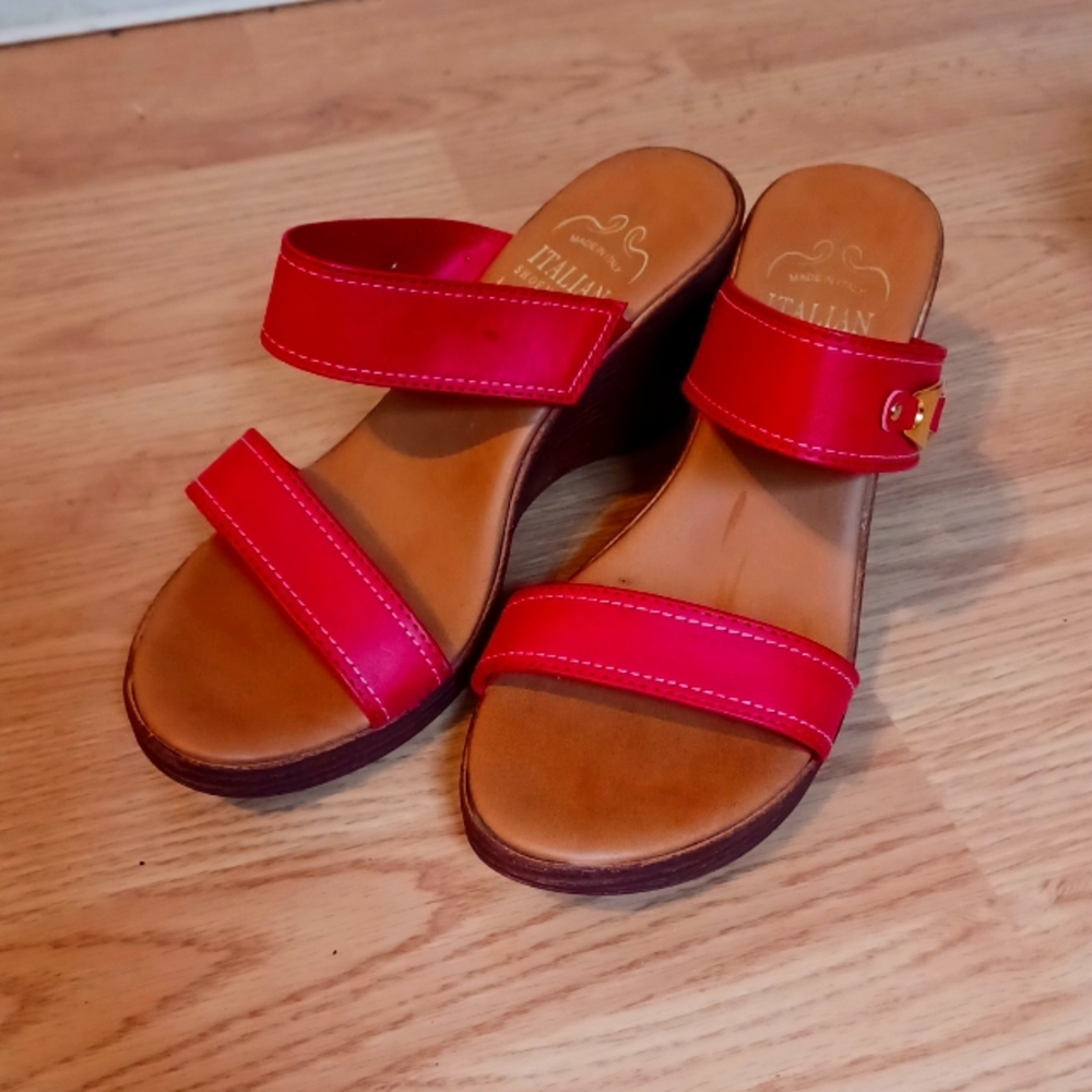 Italian Shoemakers size 7.5 Sandle Red